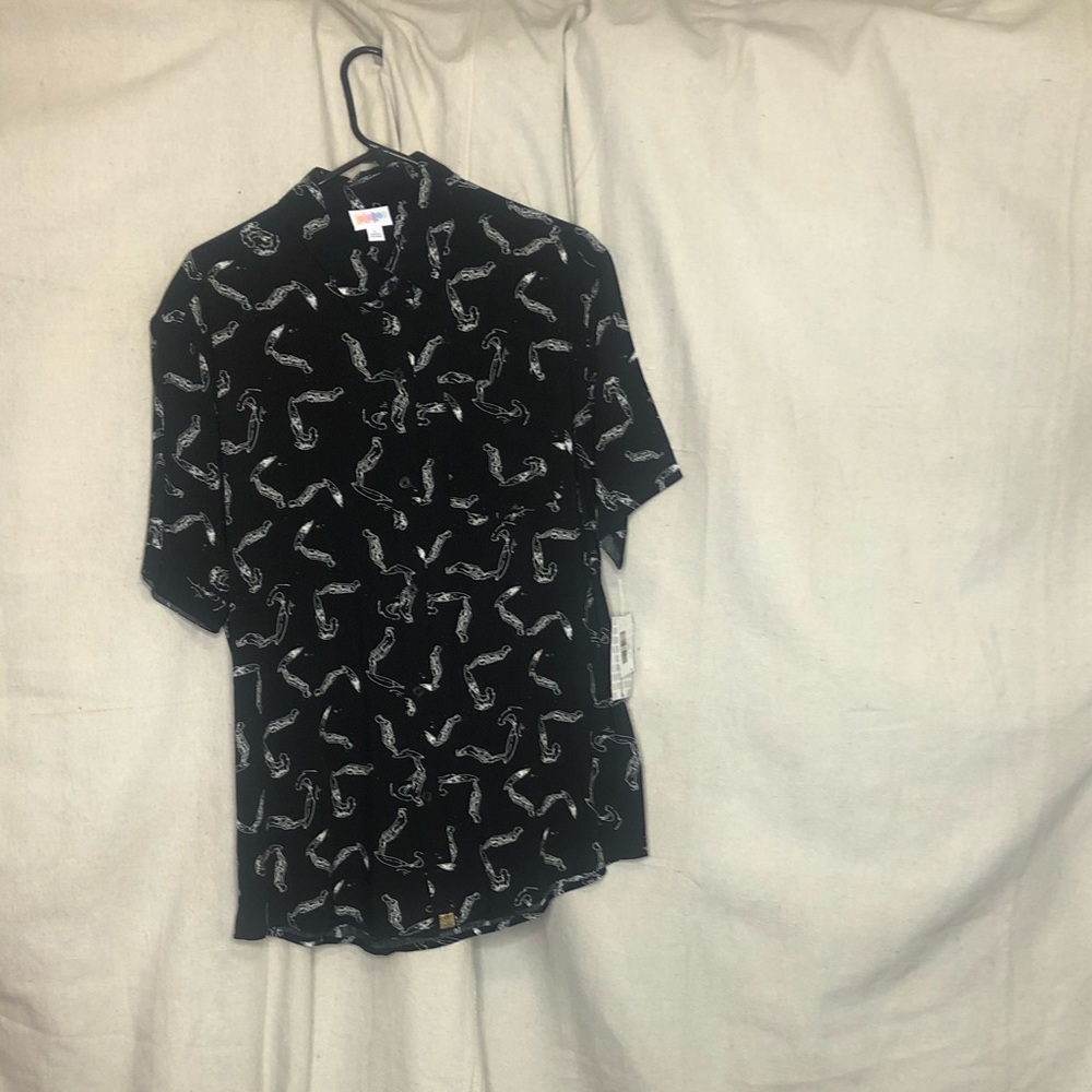 LuLaRoe men’s shirt. NWT